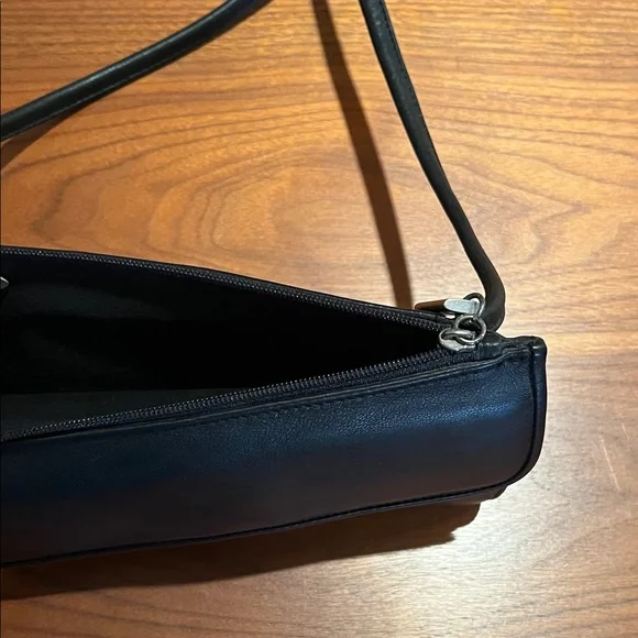 Fossil Black Leather Crossbody Bag - Picture 8 of 14